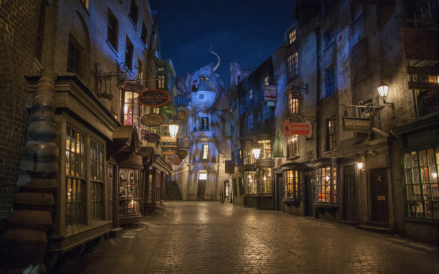 A Harry Potter Theme Park Is COMING—and It Will Be 30,000 Square Miles of Pure Magic