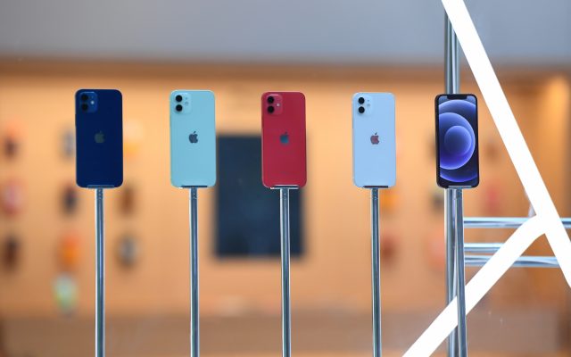 Some iPhone 11 and 12 Models Losing Color