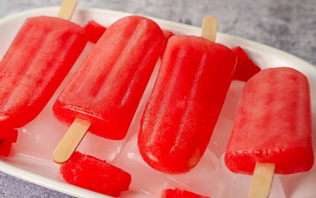 Truly Now Makes Lemonade Popsicles