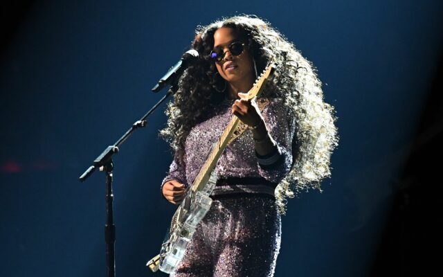 H.E.R. teases collaboration with Dave Grohl