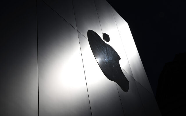 Apple Becomes the World’s 1st $3 Trillion Company