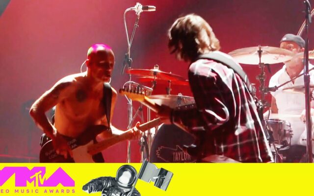 Chili Peppers Pay Respects To Taylor Hawkins