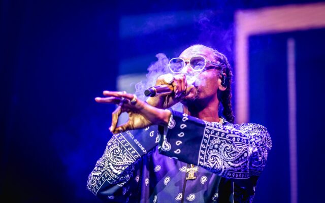 Snoop Dogg Reveals The Unbelievable Amount Of Blunts He Smokes